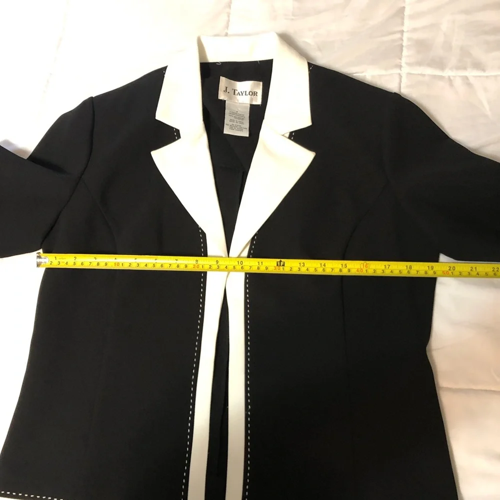 J Taylor Back White 3 pc Skirt set Timeless Professional business style size 8